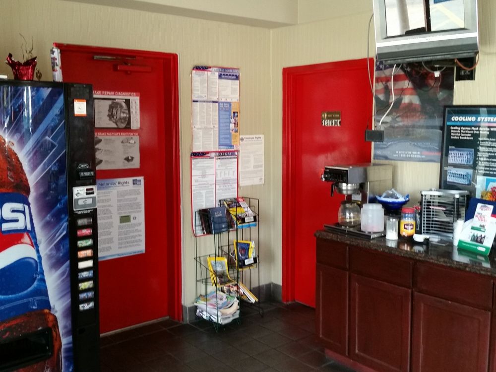 US Hwy 19/41 Auto Service Center: 6541 Tara Blvd, Jonesboro, GA 30236